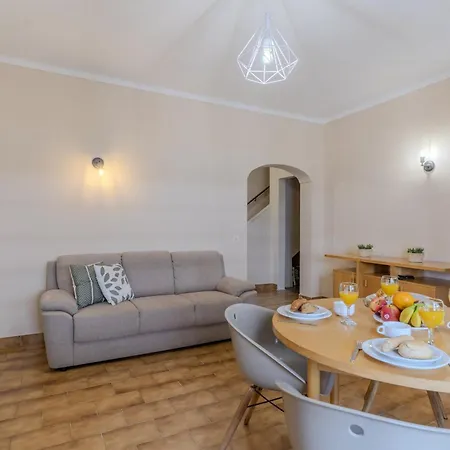Willa #392 Spacious 4br In Shared Pool Albufeira